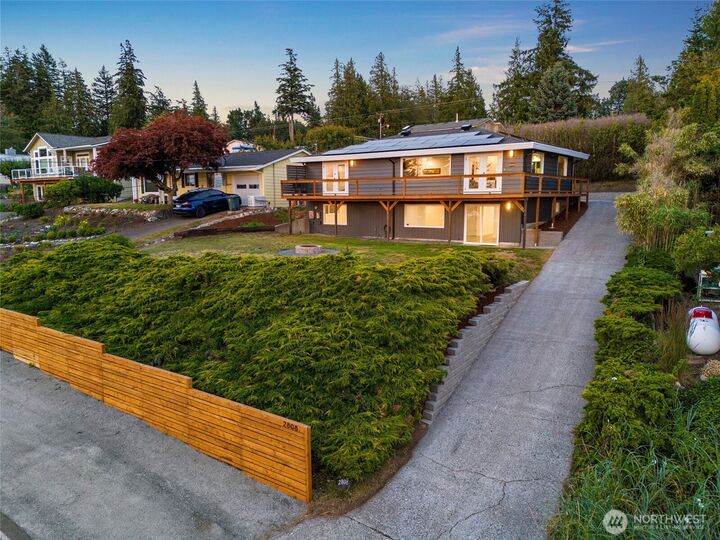 Property Photo:  2808  Leeward Way  WA 98226 