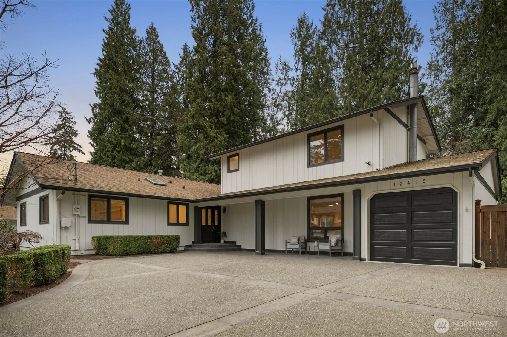 Property Photo:  12419 NE  72nd Street  WA 98033 