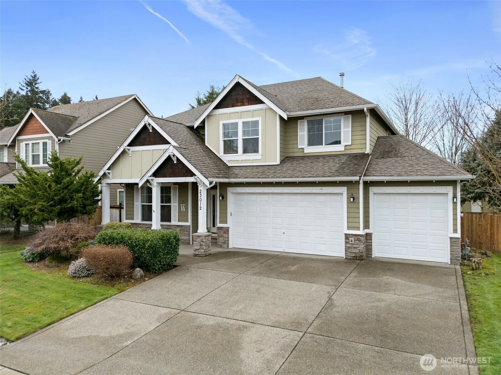Property Photo: 23012 82nd Avenue Ct E WA 98338