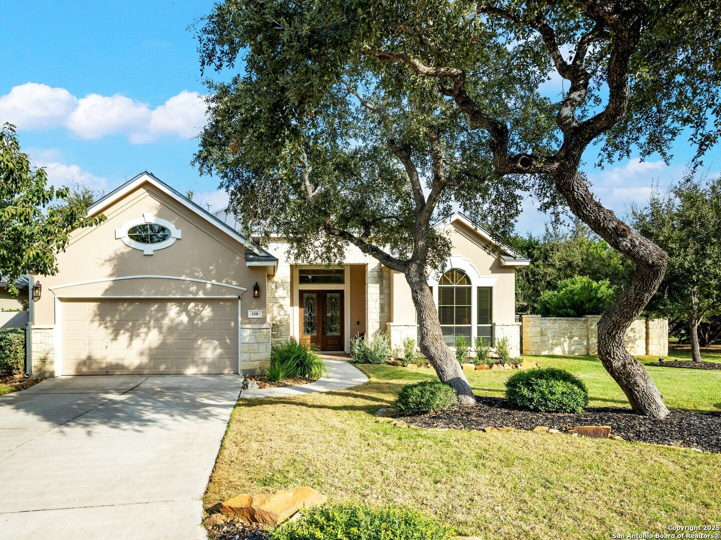 Property Photo: 110 Hampton Way TX 78249