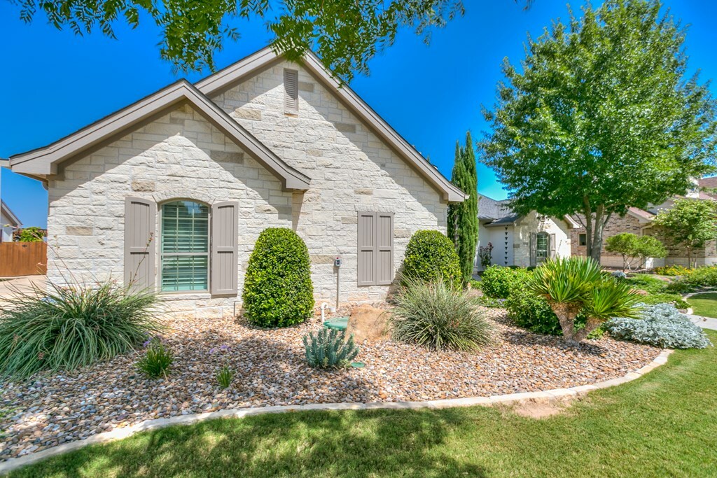 Property Photo: 5434 Enclave Ct TX 76904