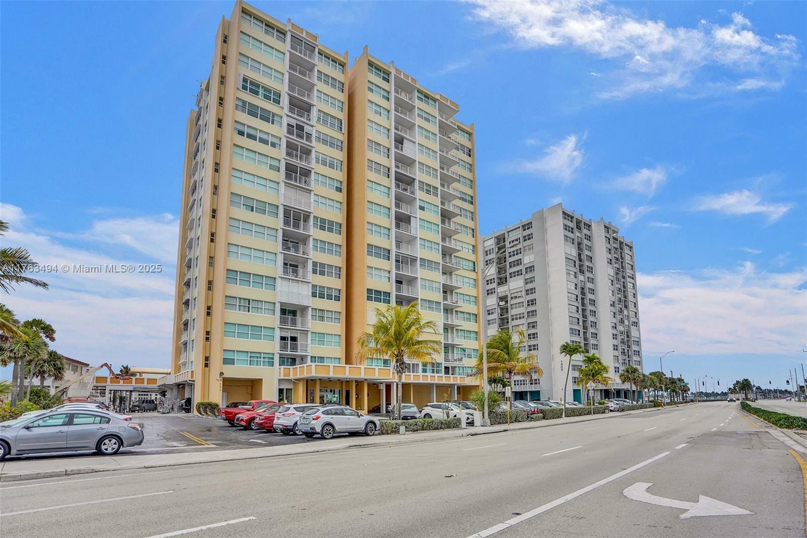 Property Photo:  1410 S Ocean Dr 1102  FL 33019 