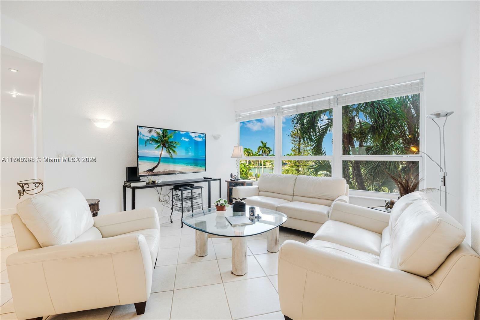 Property Photo:  4925 Collins Ave 3H  FL 33140 