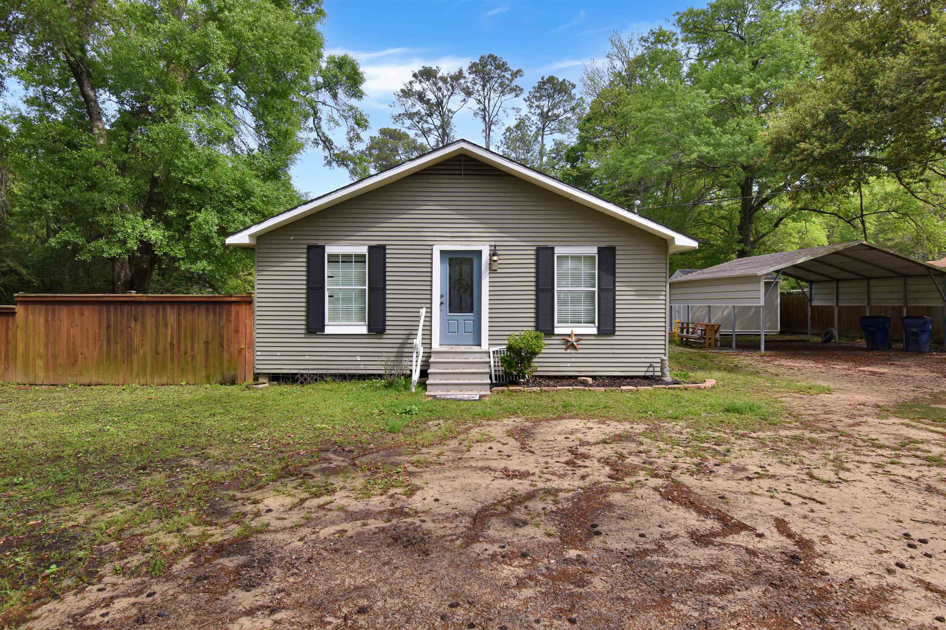 Property Photo: 1860 W Fm 418 TX 77656