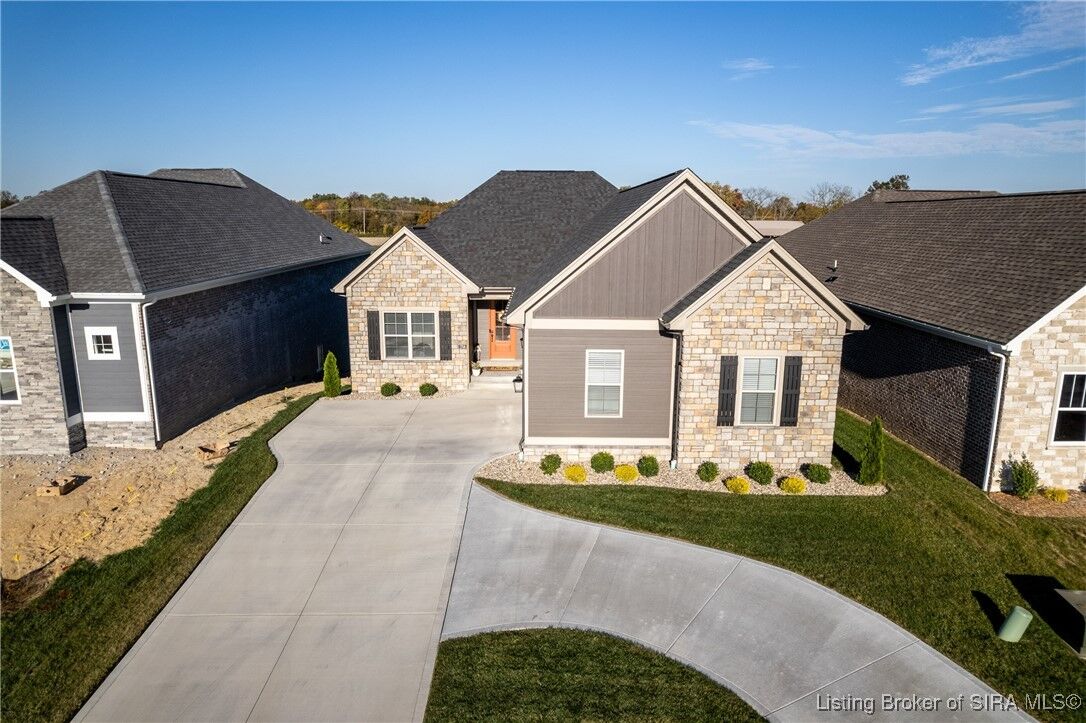 Property Photo: 1706 Greenbrier Place IN 47126