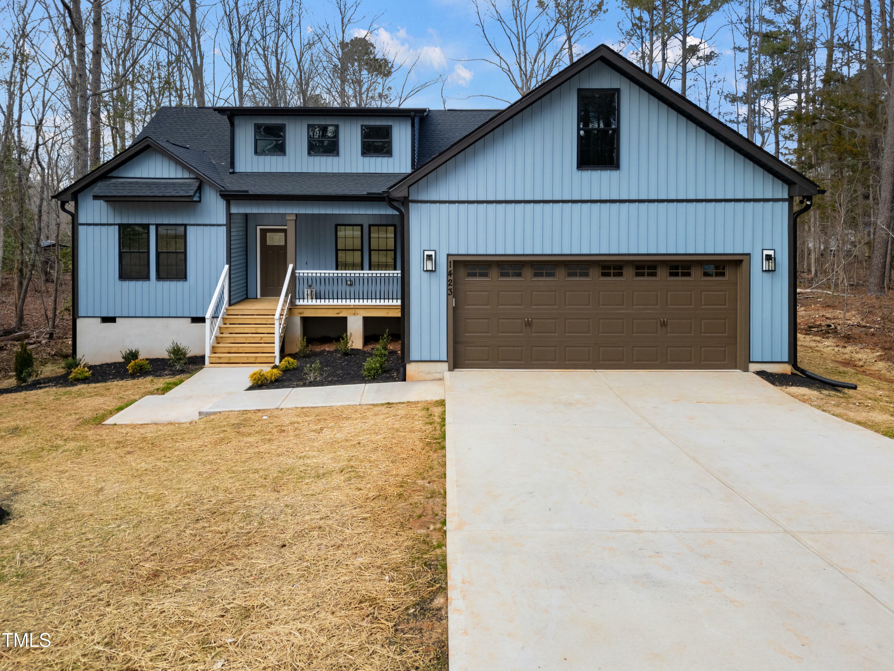 Property Photo: 1423 Sagamore Drive NC 27549