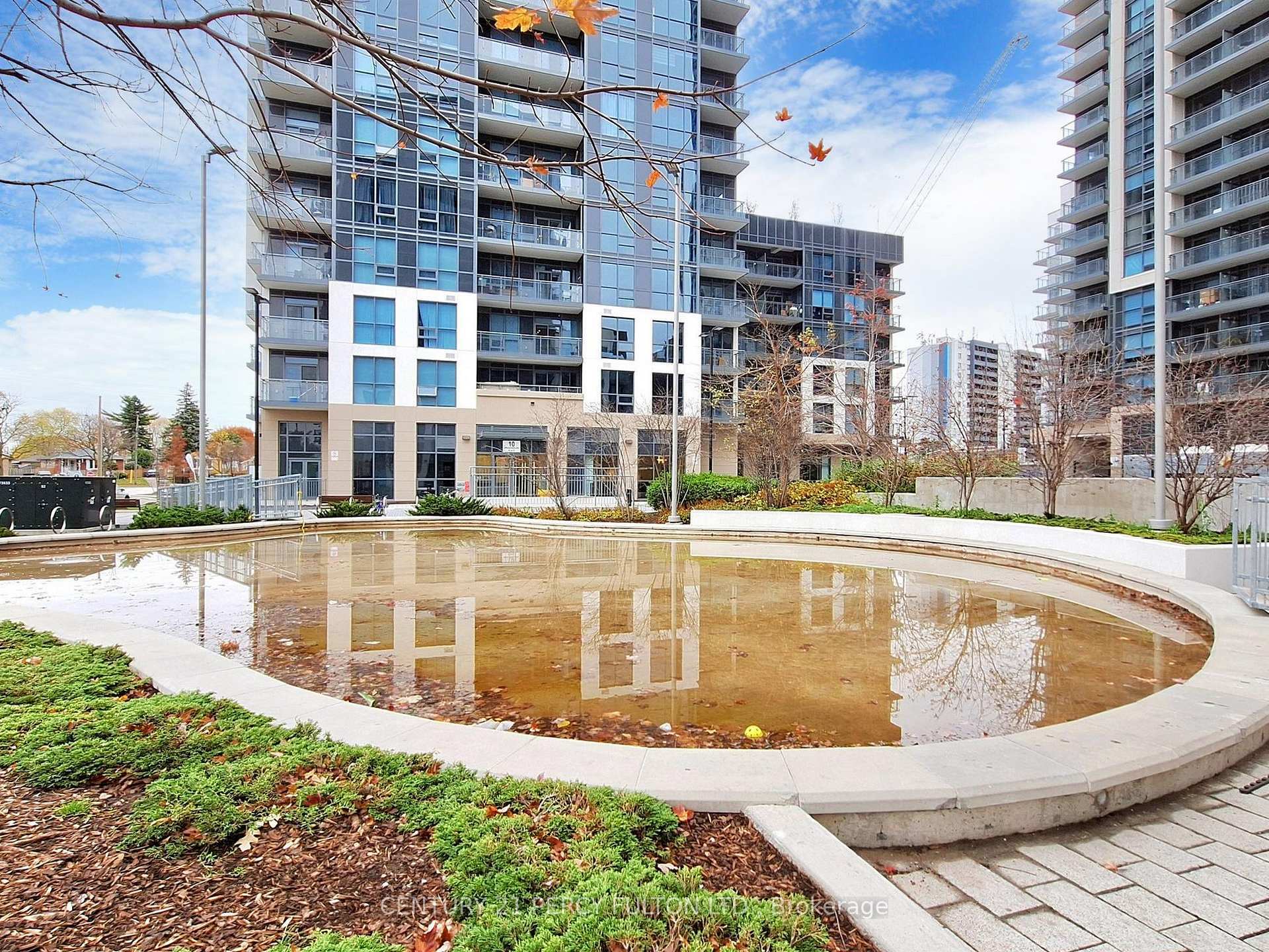 Photo de la propriété:  10 Meadowglen Place Lph 01  ON M1G 0A8 