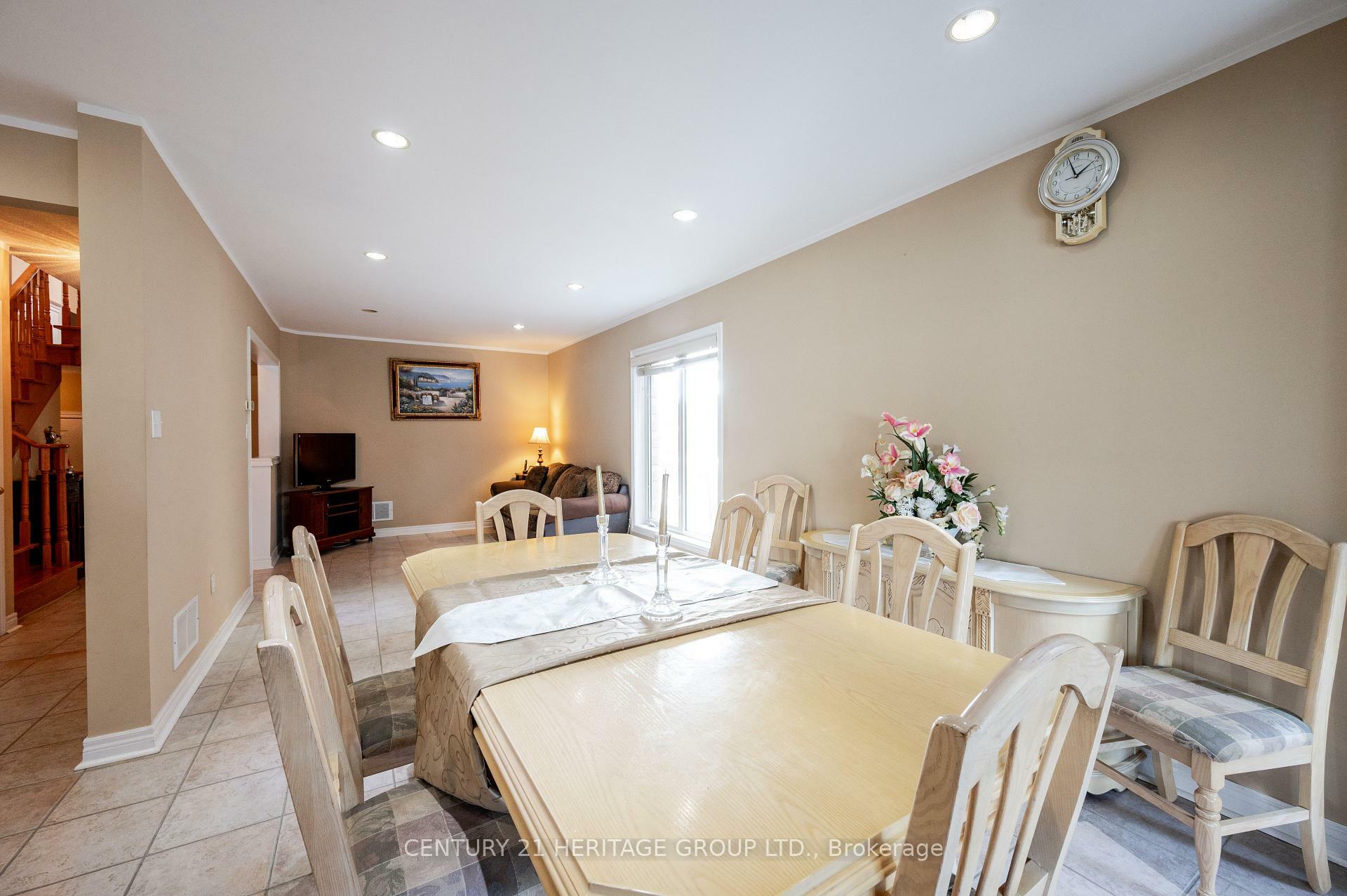 Property Photo:  73 Solway Avenue  ON L6A 2W8 