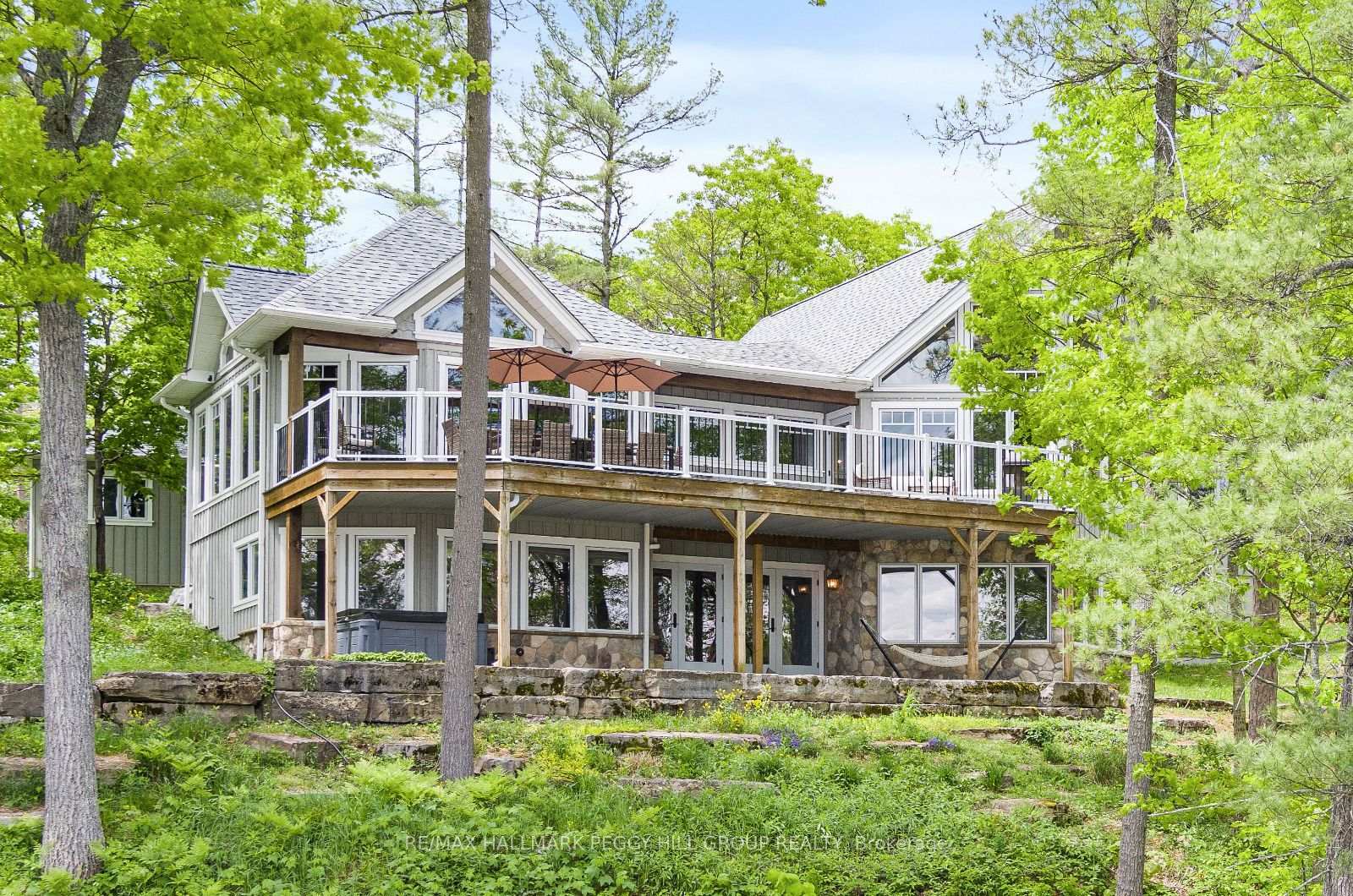 Property Photo: 1634 Northey'S Bay Road ON K0L 2H0