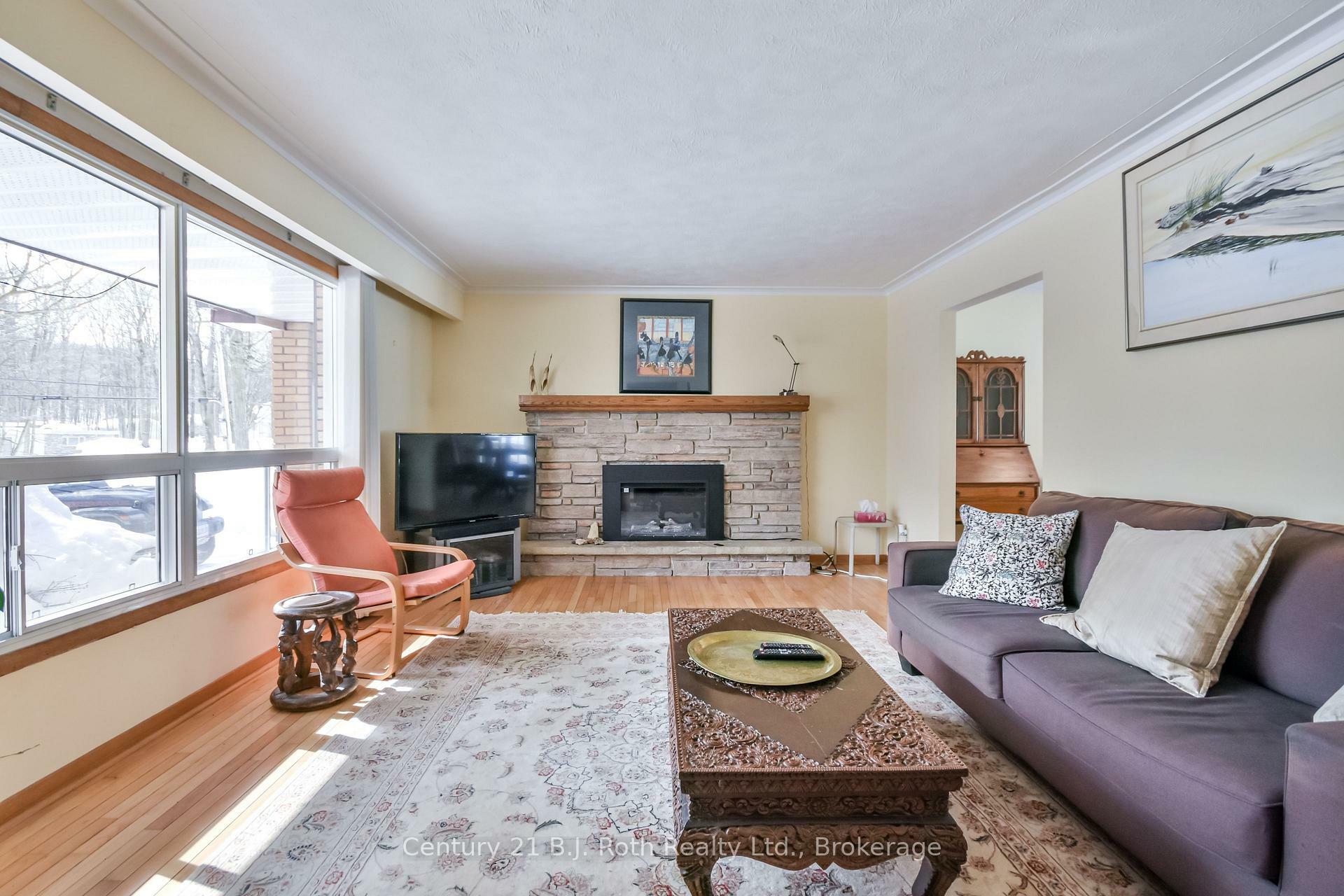 Property Photo: 864 Midland Point Road ON L4R 5G2