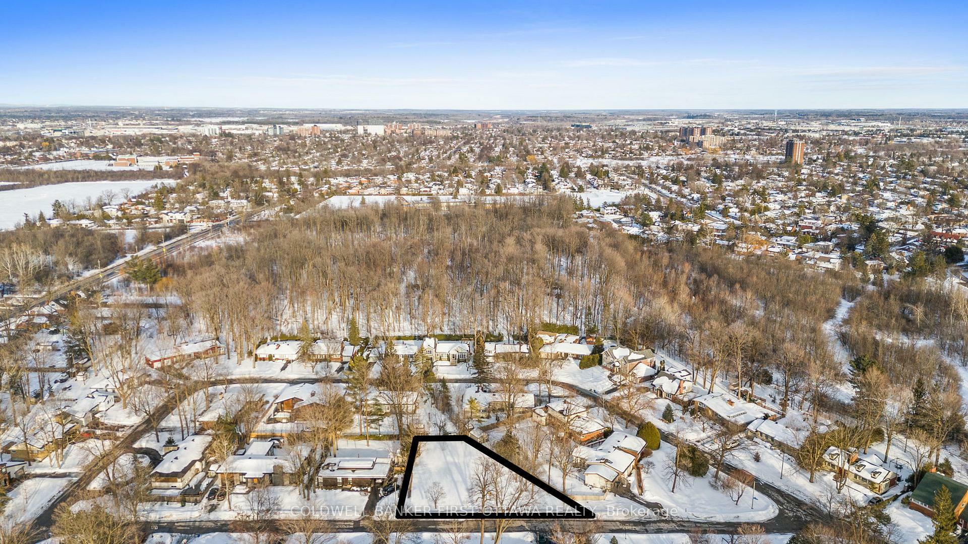 Photo de la propriété: 2055 Baffin Avenue ON K1H 5X2