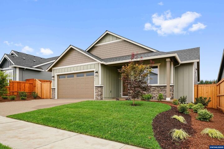 Property Photo: 735 Jordan Elizabeth Av SE OR 97306