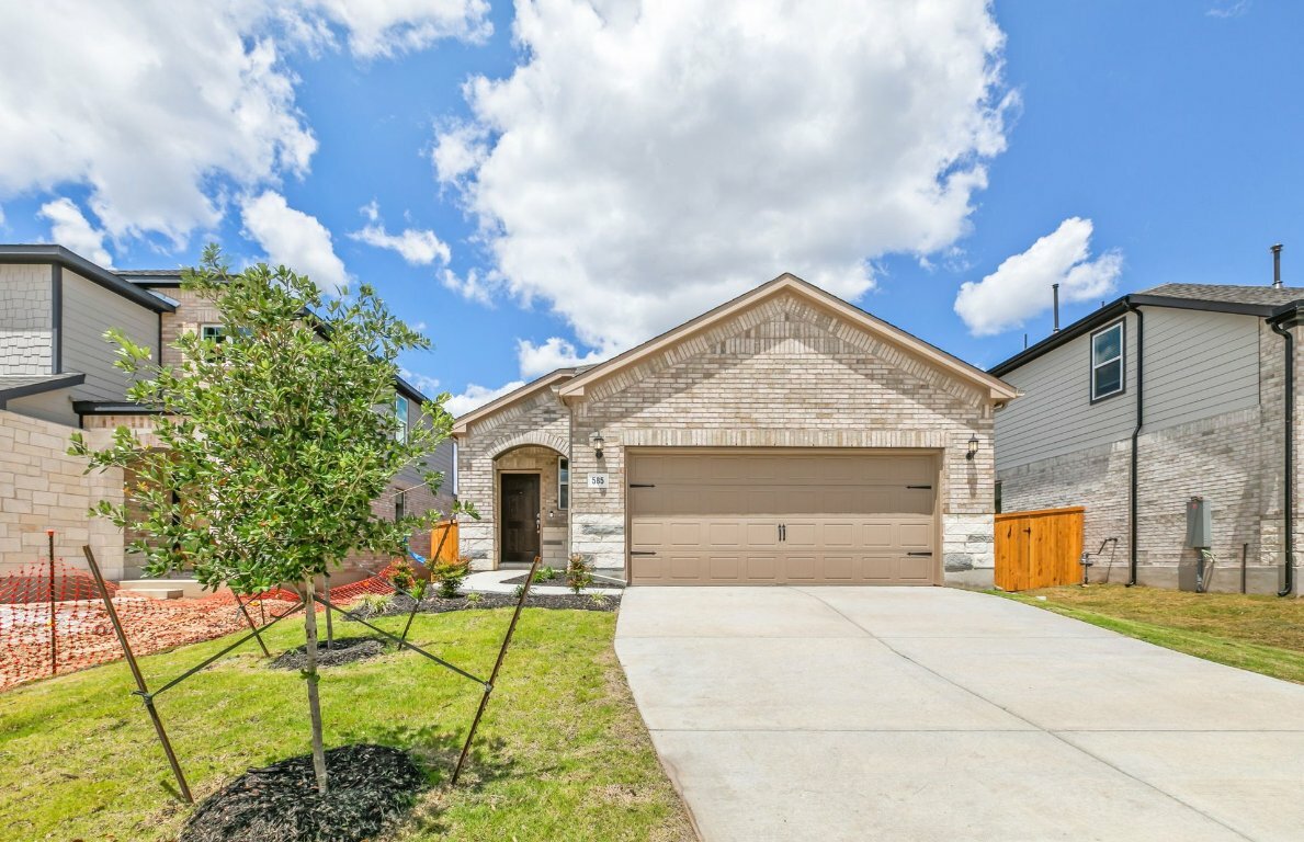 Property Photo: 585 Tailwind Drive TX 78640