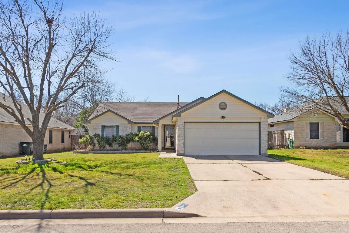 Property Photo: 513 Clearcreek Drive TX 78641