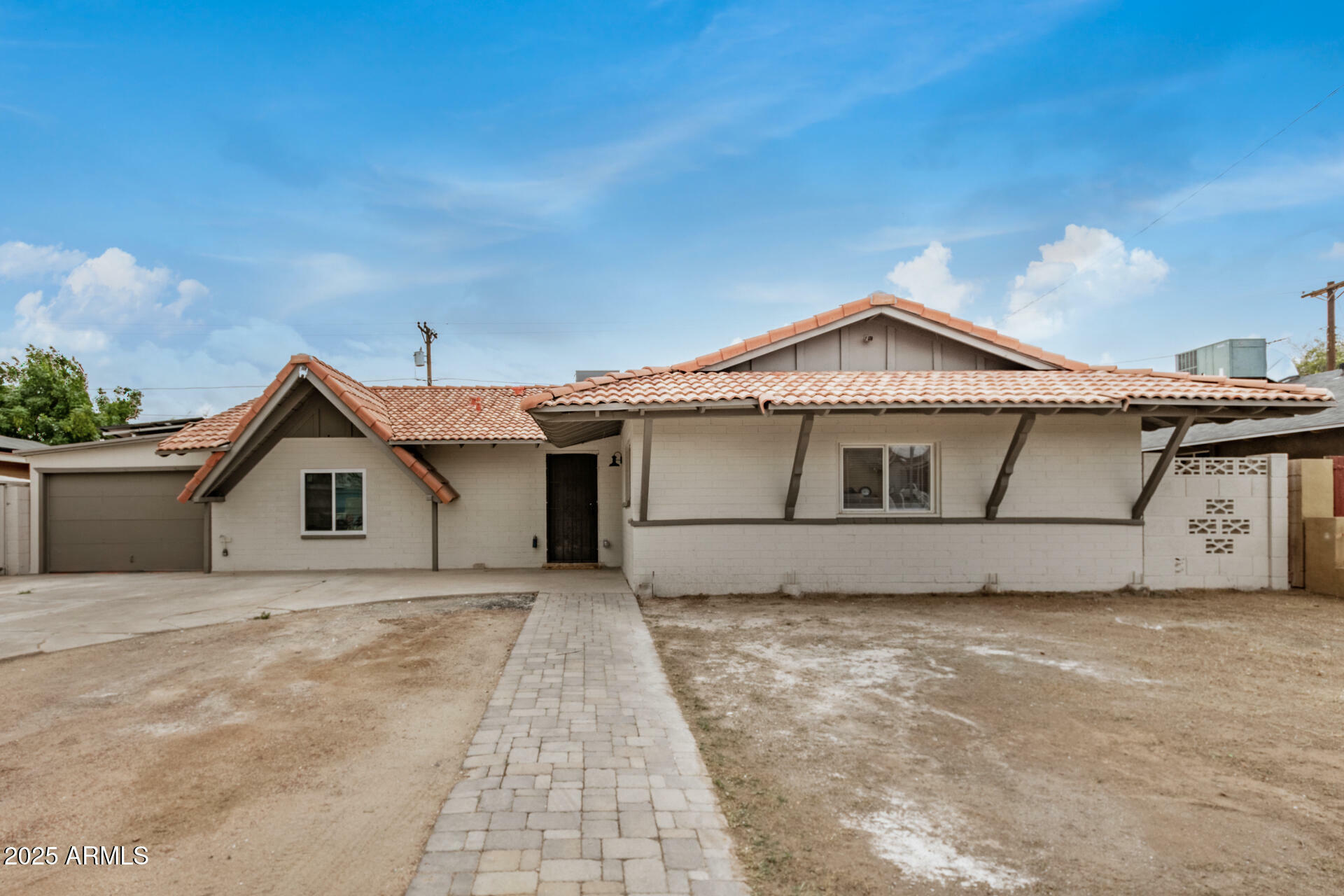 4335 W Monterey Way  Phoenix AZ 85031 photo