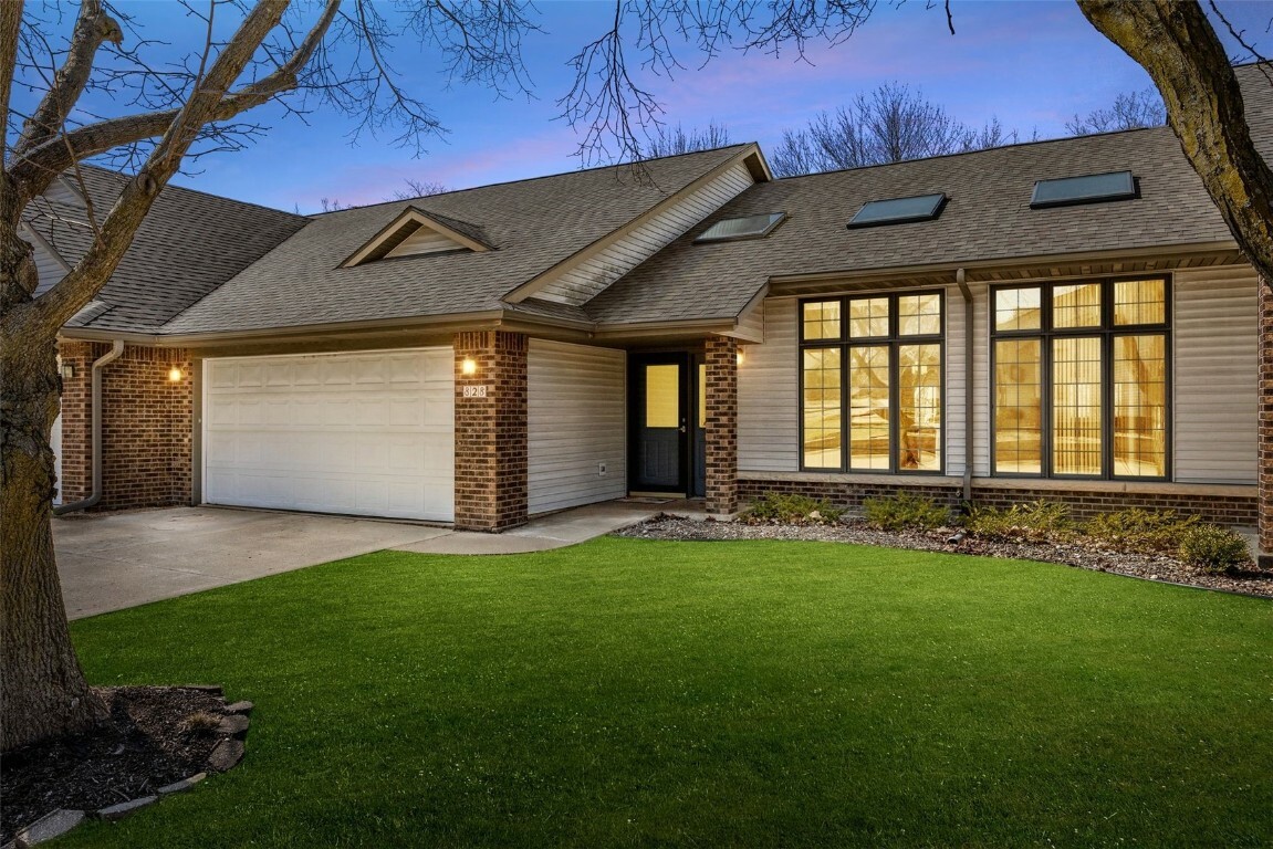 Property Photo: 828 West Side Drive IA 52246