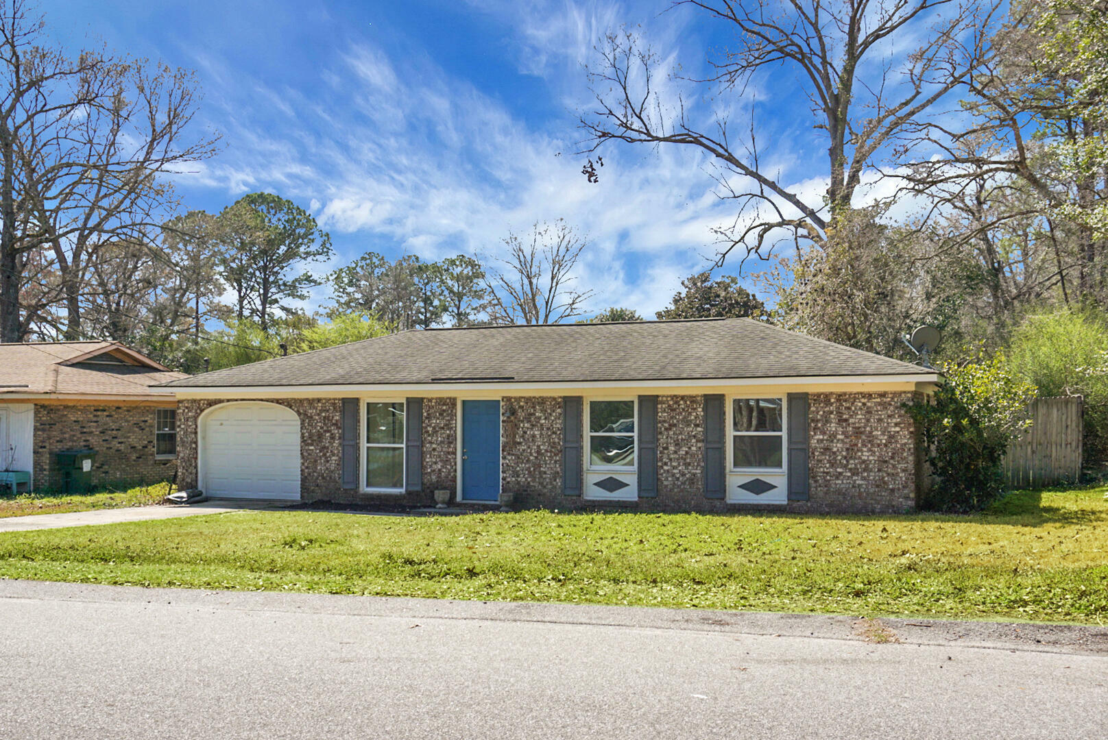 Property Photo: 103 Sprucewood Drive SC 29485