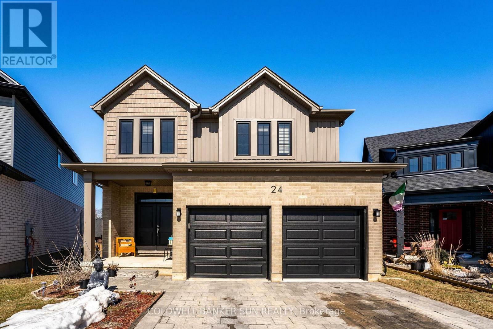 Photo de la propriété: 24 Sutherland Crescent ON N5C 0E3