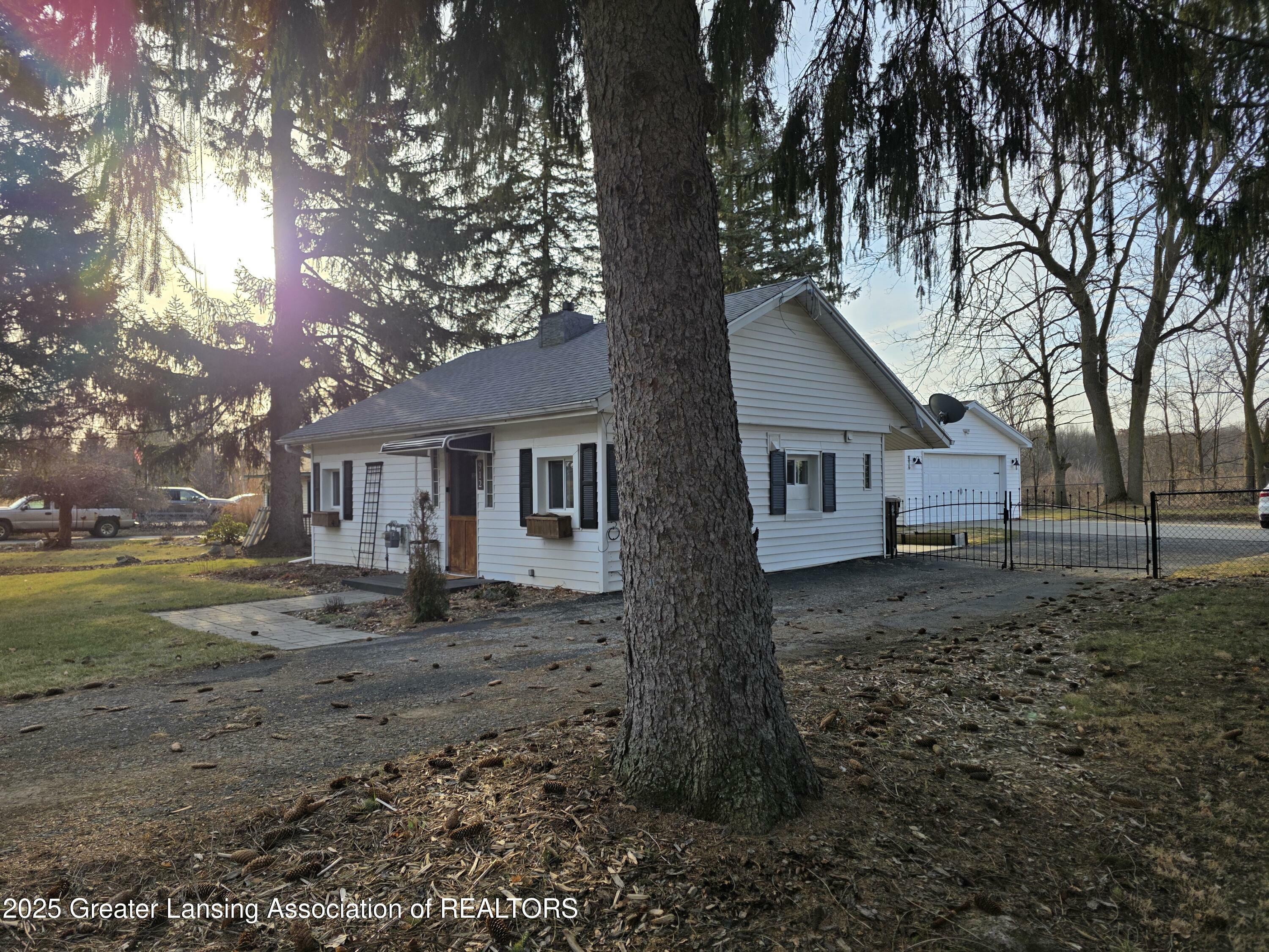 912 E Webb Drive  Dewitt MI 48820 photo