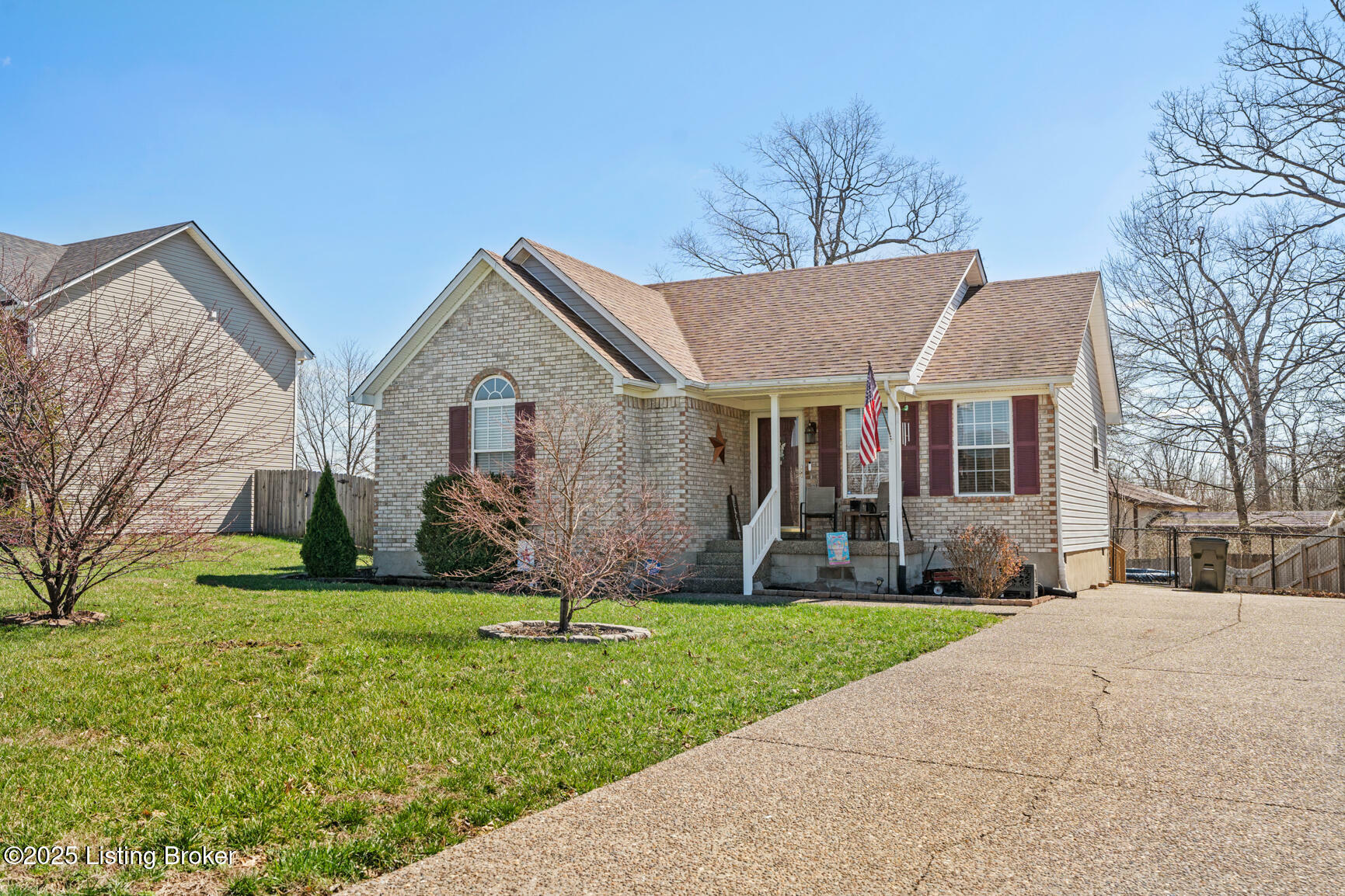 Property Photo: 145 Haylee Ct KY 40047
