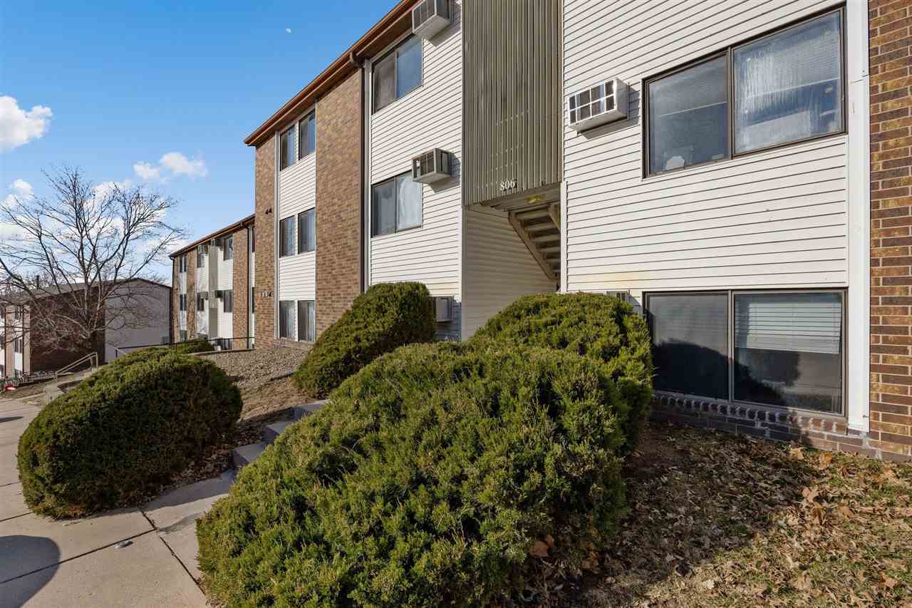 Property Photo: 806 Benton Dr 31 IA 52246