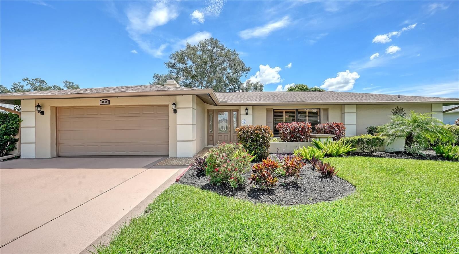 Property Photo: 4848 Greywood Lane FL 34235