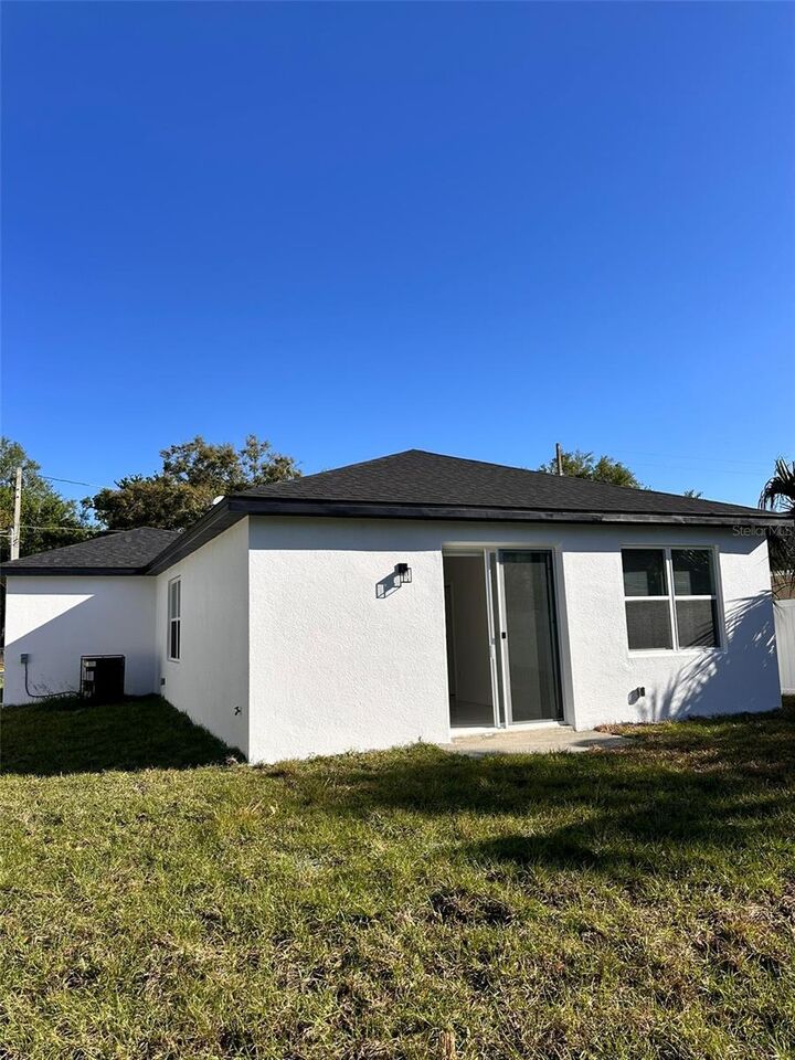 Property Photo: 4420 W Gore Avenue FL 32811