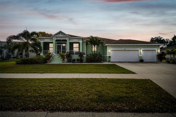 Property Photo: 834 Birdie Way FL 33572