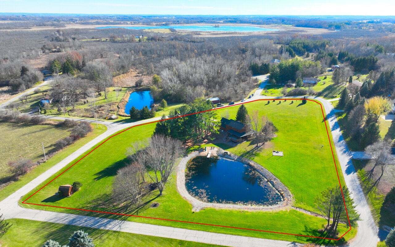 Property Photo: N6121 Country View Ln WI 53178