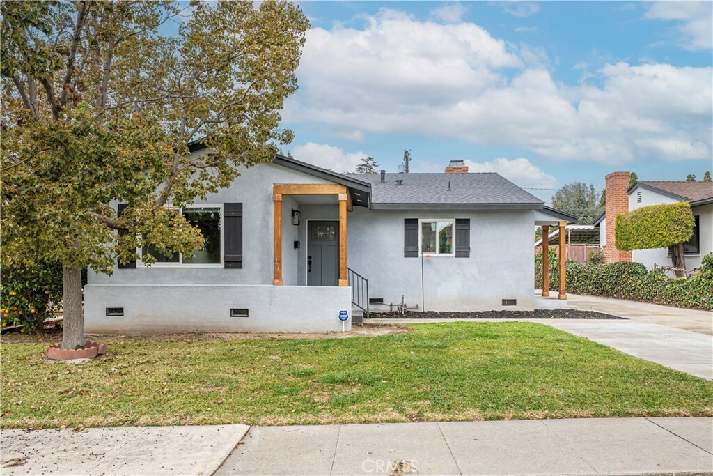 Property Photo:  5425 Mavis Avenue  CA 90601 