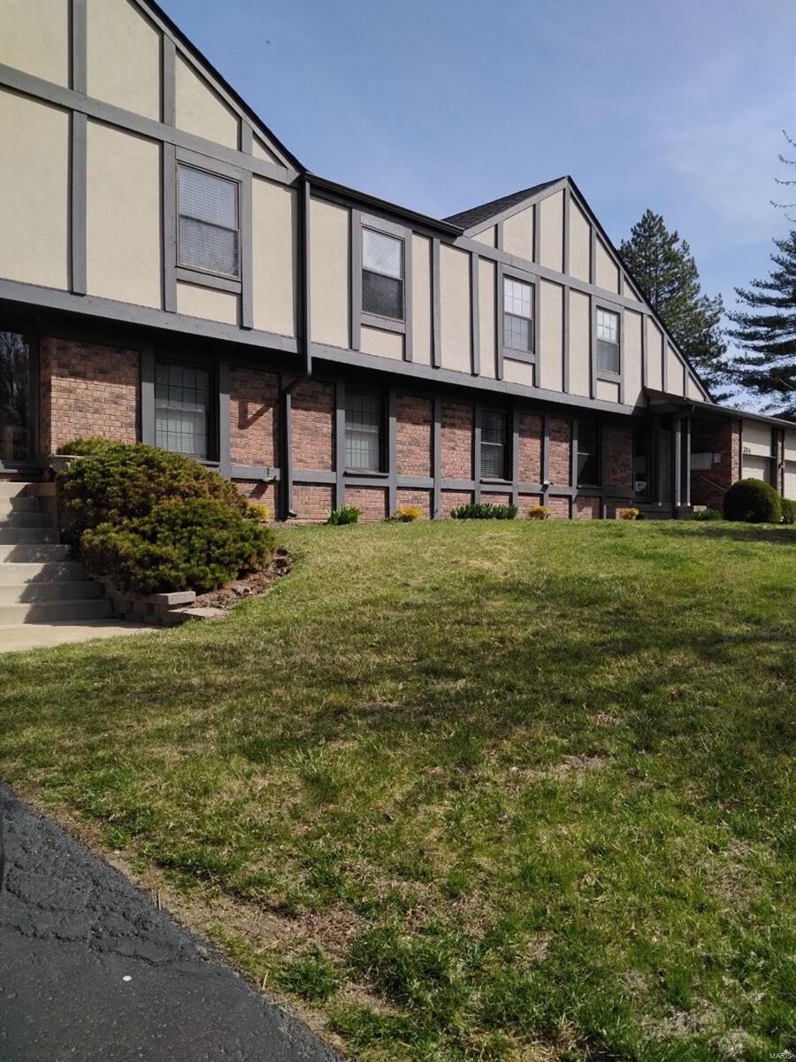 Property Photo: 2316 Seven Pines Drive 6 MO 63146