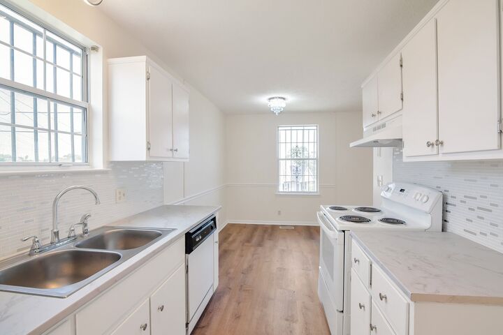 Property Photo:  300 Burlwood Ct  TN 37207 