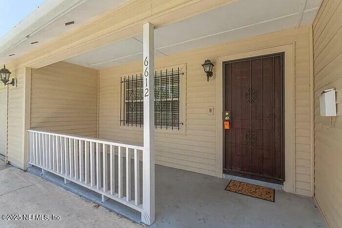 Property Photo: 6612 Barnes Road S FL 32216