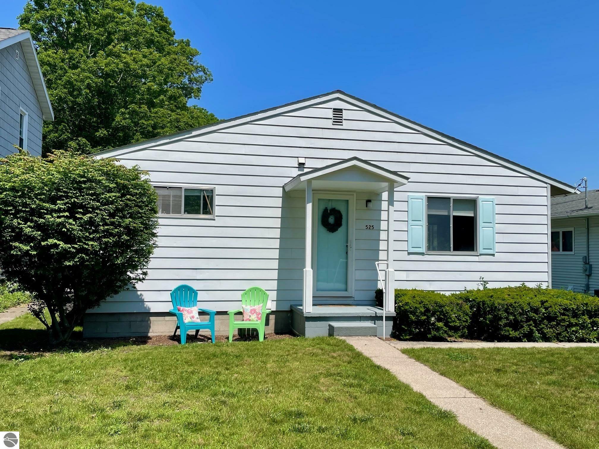 Property Photo:  525 Forest Avenue  MI 49635 