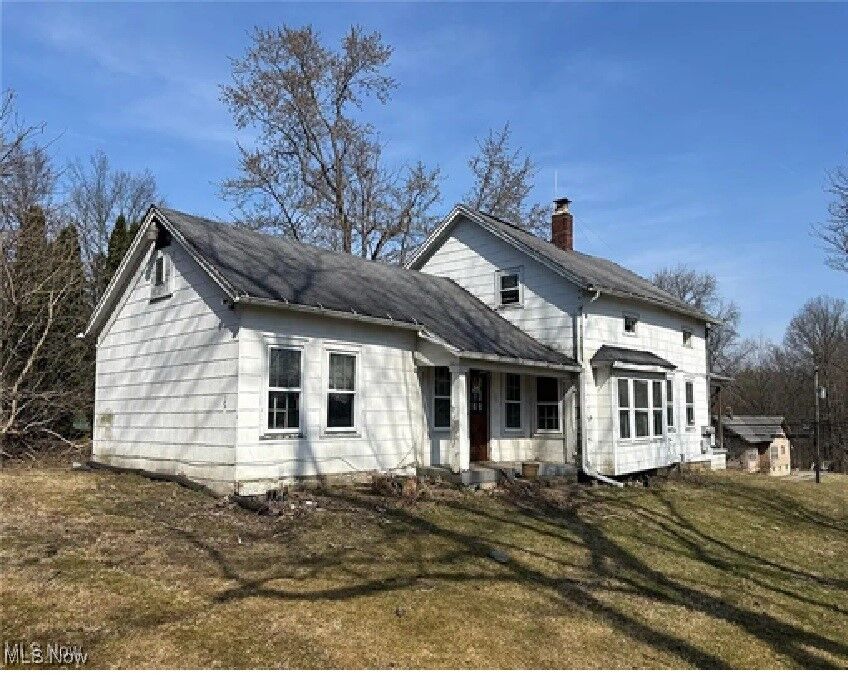 Property Photo: 721 N Chestnut Street OH 44266