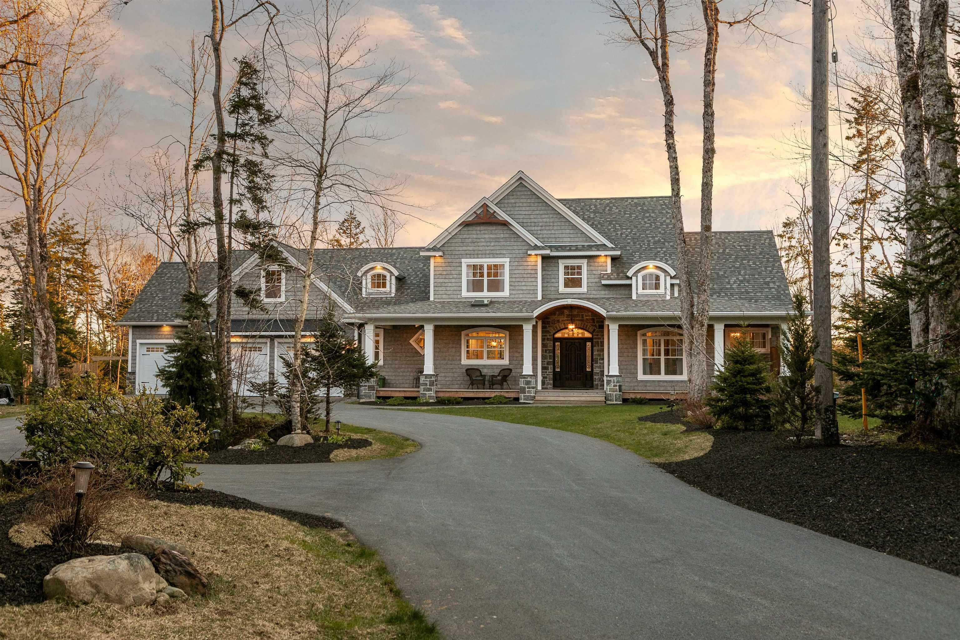 Property Photo: 838 McCabe Lake Drive NS B4E 0P4