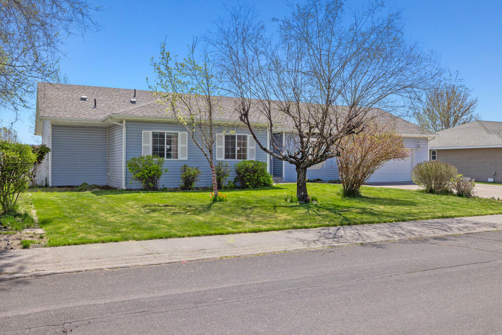Property Photo: 5672 American Avenue OR 97603