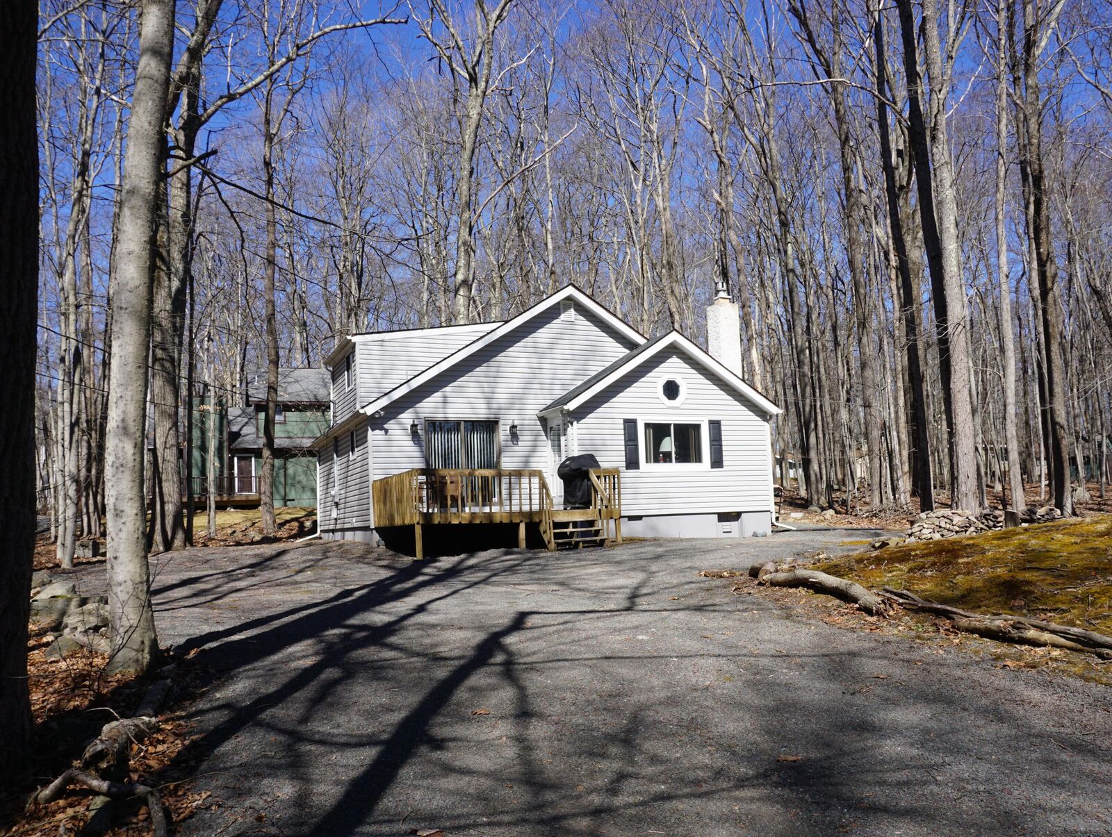 Property Photo: 105 Turkey Court PA 18347
