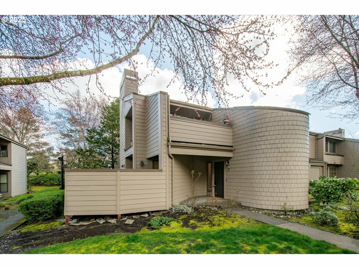 Property Photo: 1771 NW 143rd Ave 37 OR 97229