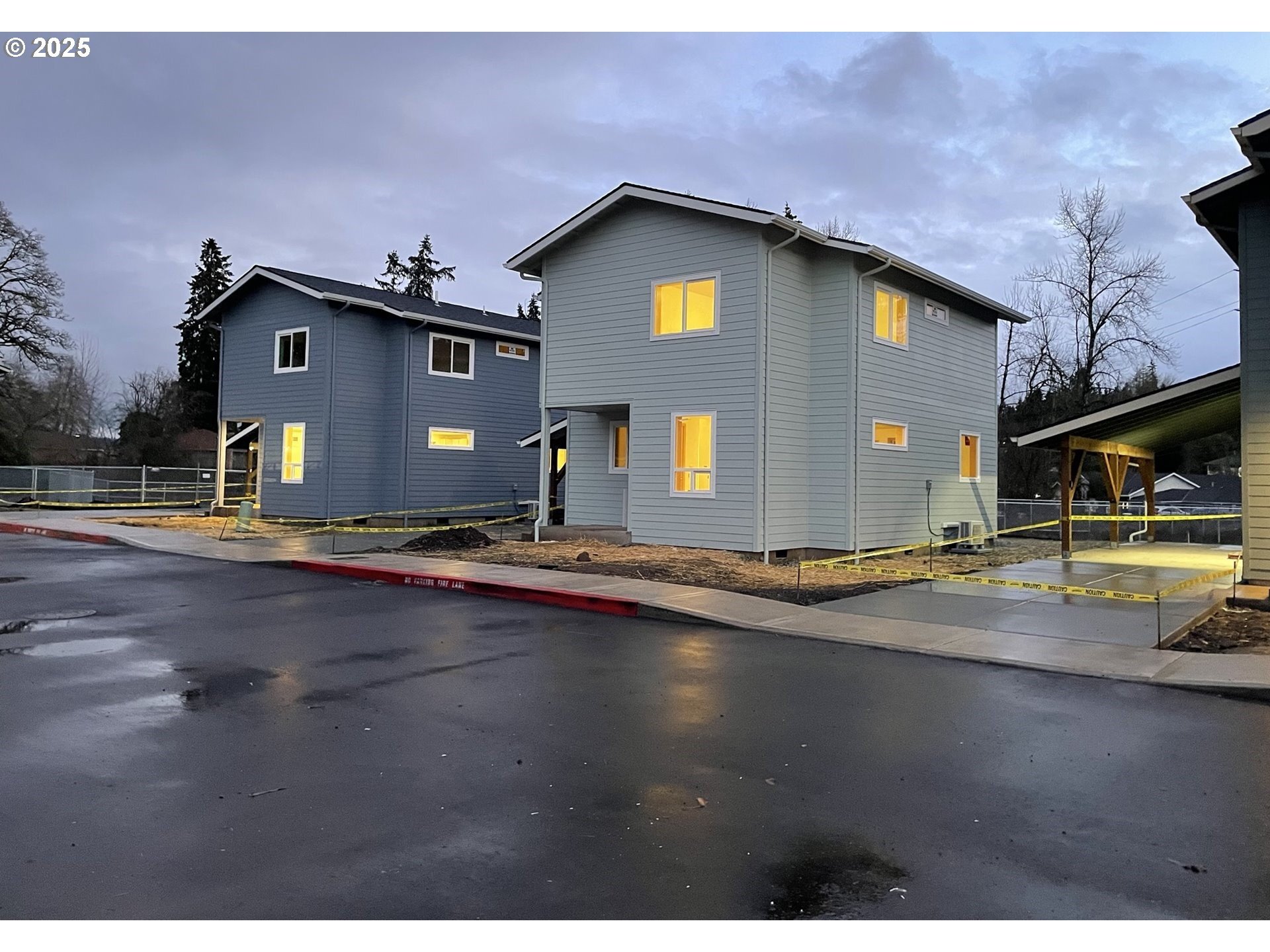 Property Photo: 7418 SE Willow Rd OR 97267