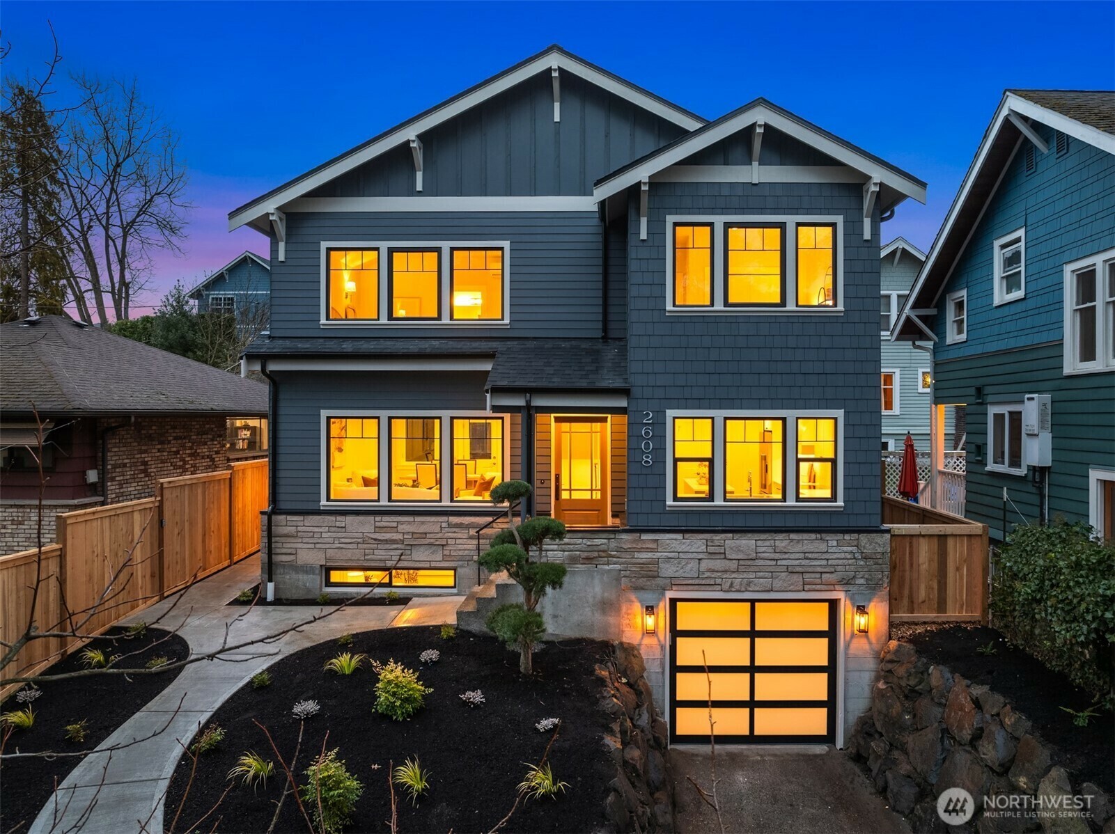 Property Photo: 2608 10th Avenue W WA 98119