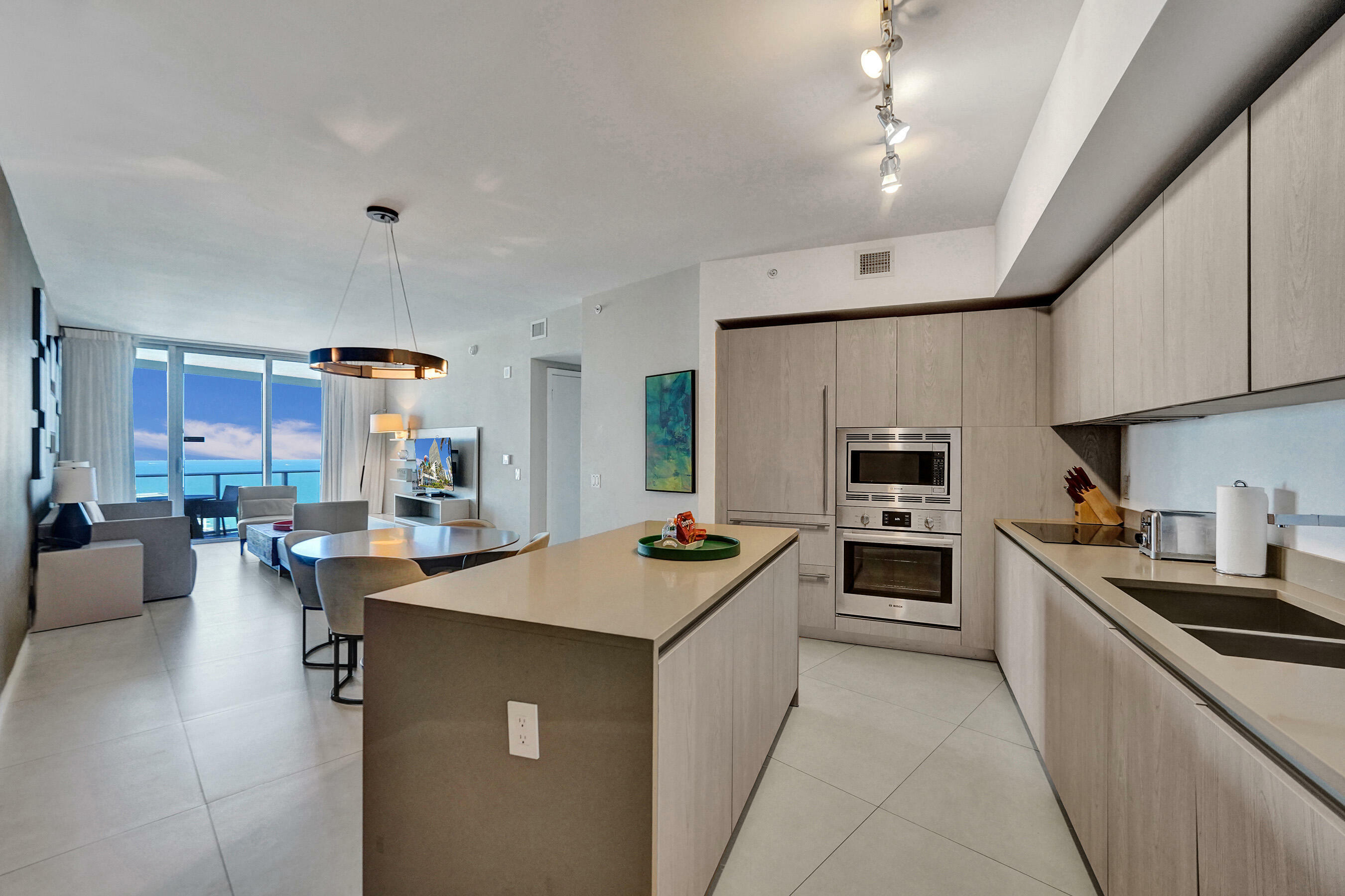 Property Photo:  4111 S Ocean Drive 1910  FL 33019 