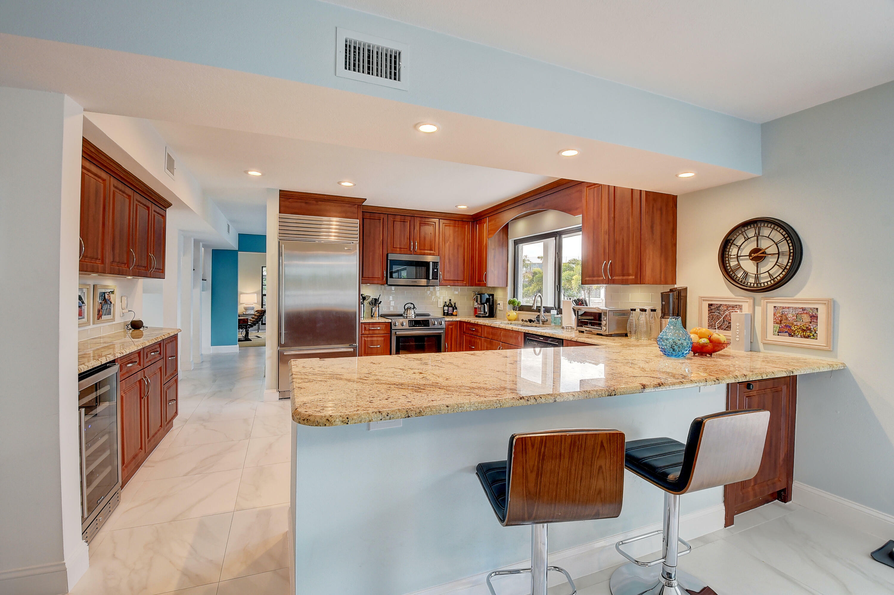 Property Photo: 399 SW 15th Street FL 33432