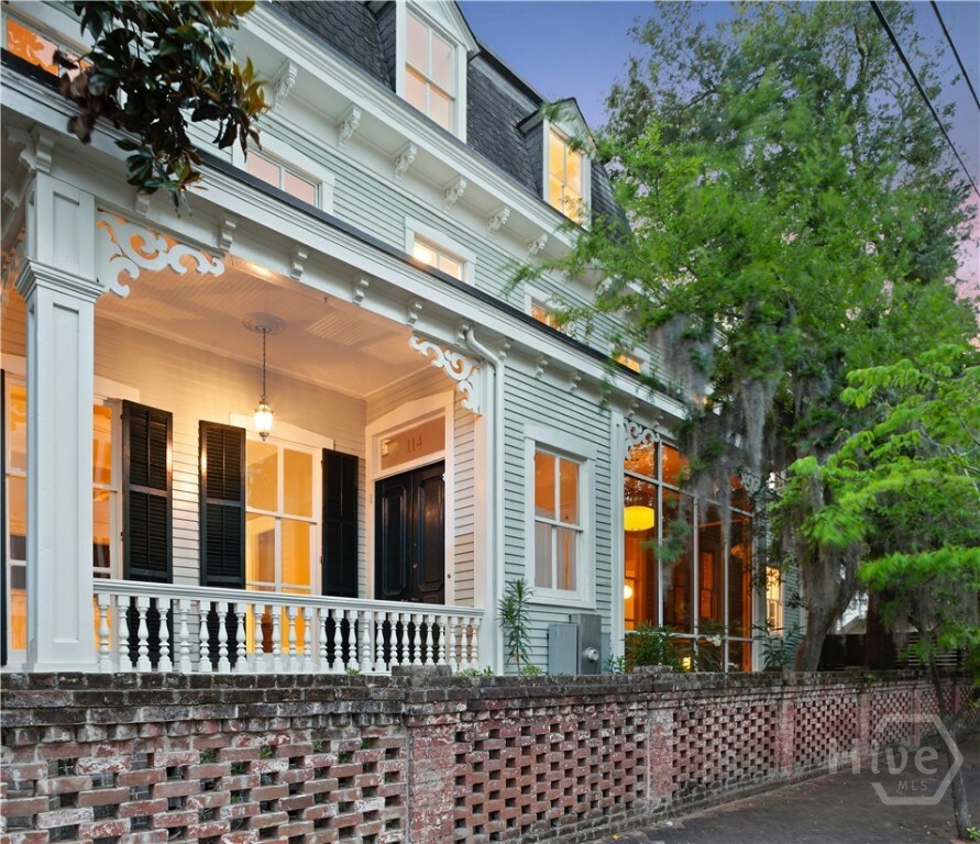 Property Photo: 114 W Bolton Street GA 31401