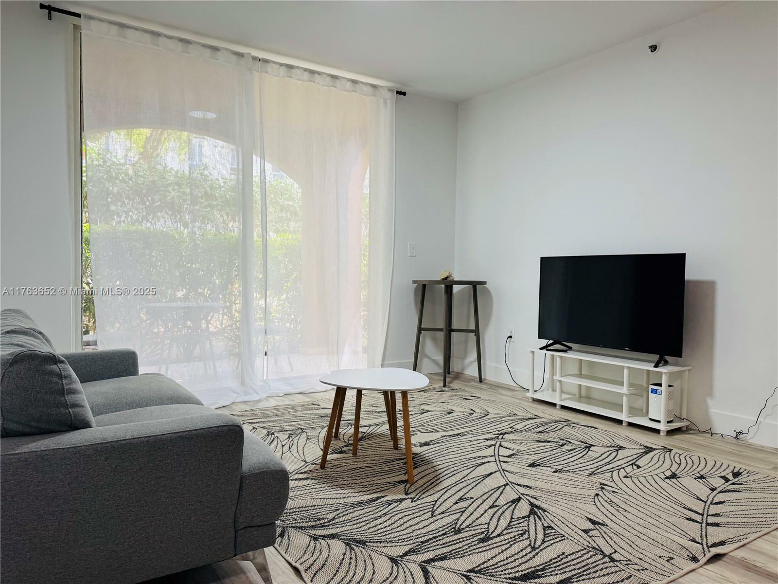 Property Photo: 19555 E Country Club Dr 8108 FL 33180