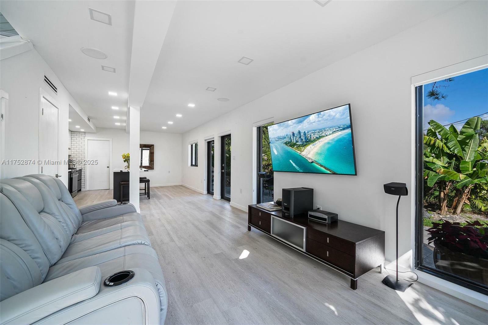 Property Photo: 2692 SW 31 Avenue FL 33133