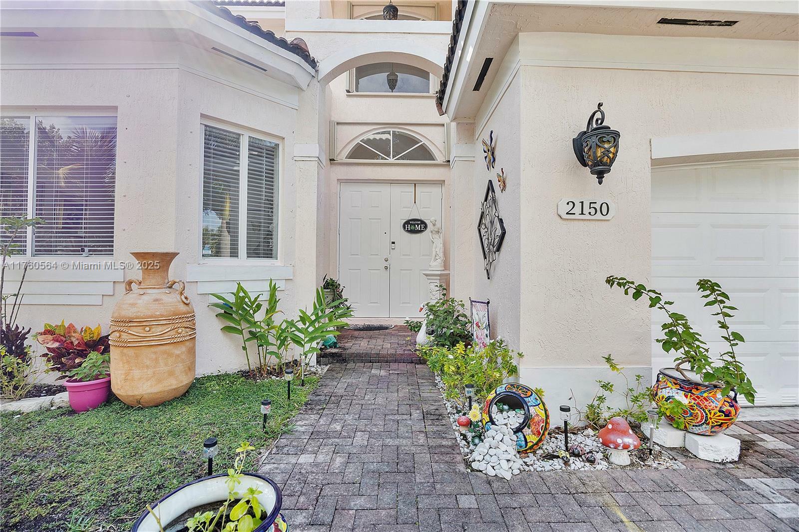 Property Photo: 2150 SE 19th Ave FL 33035