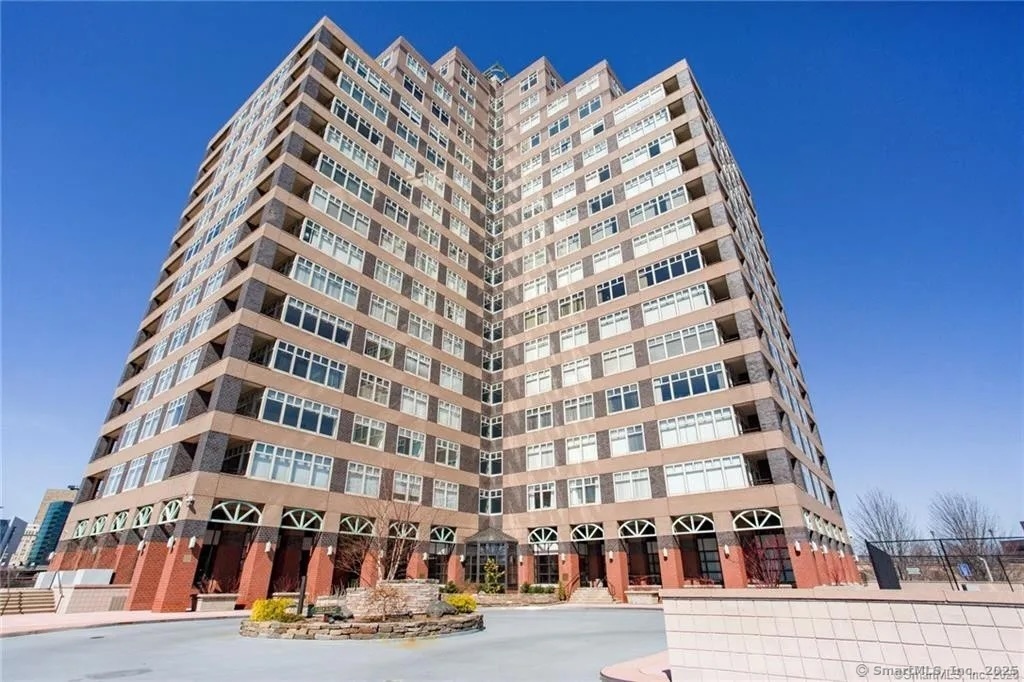 235 East River Drive Apt 205  East Hartford CT 06108 photo