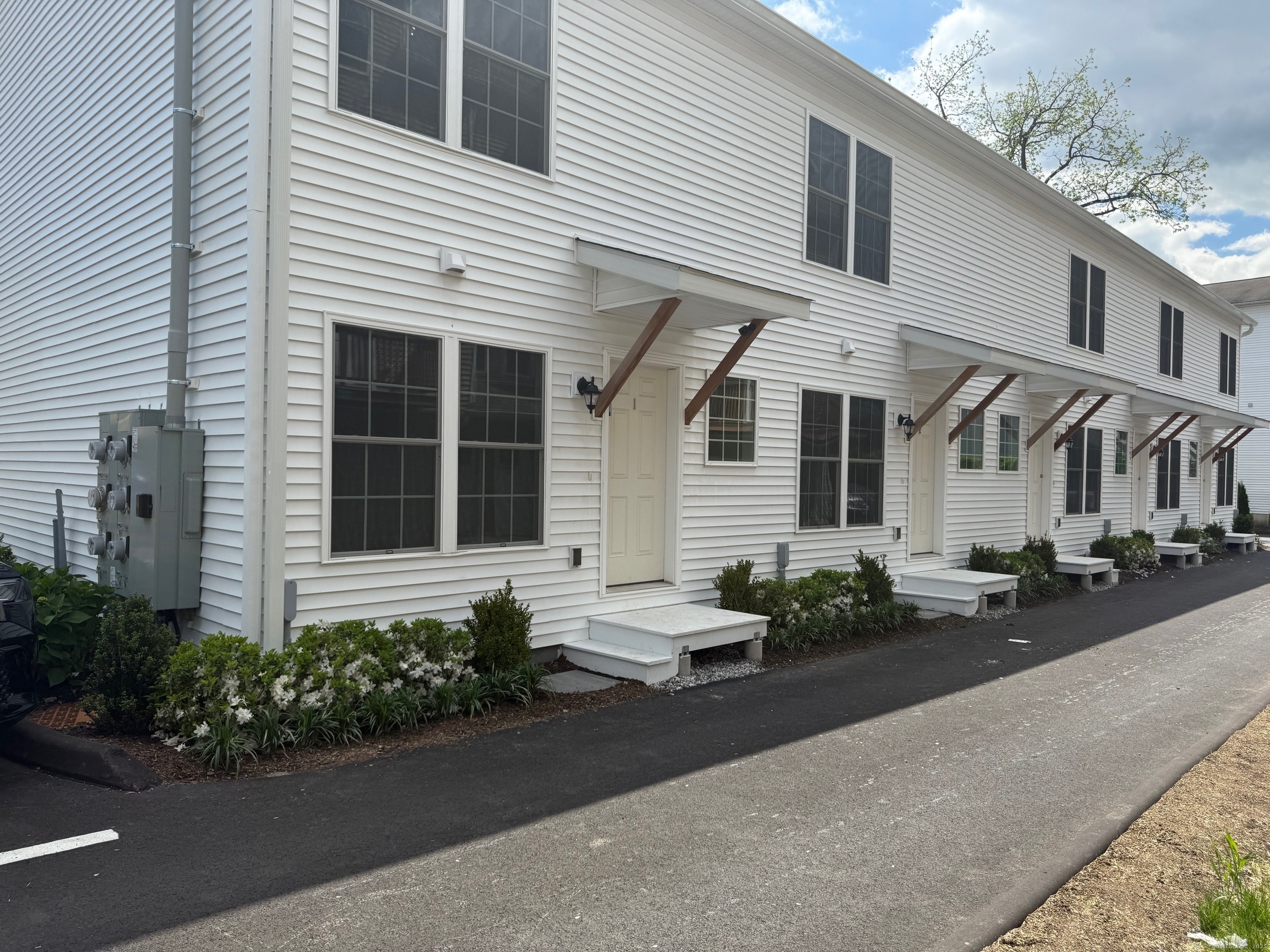 Property Photo:  281 Greenwich Avenue  CT 06902 