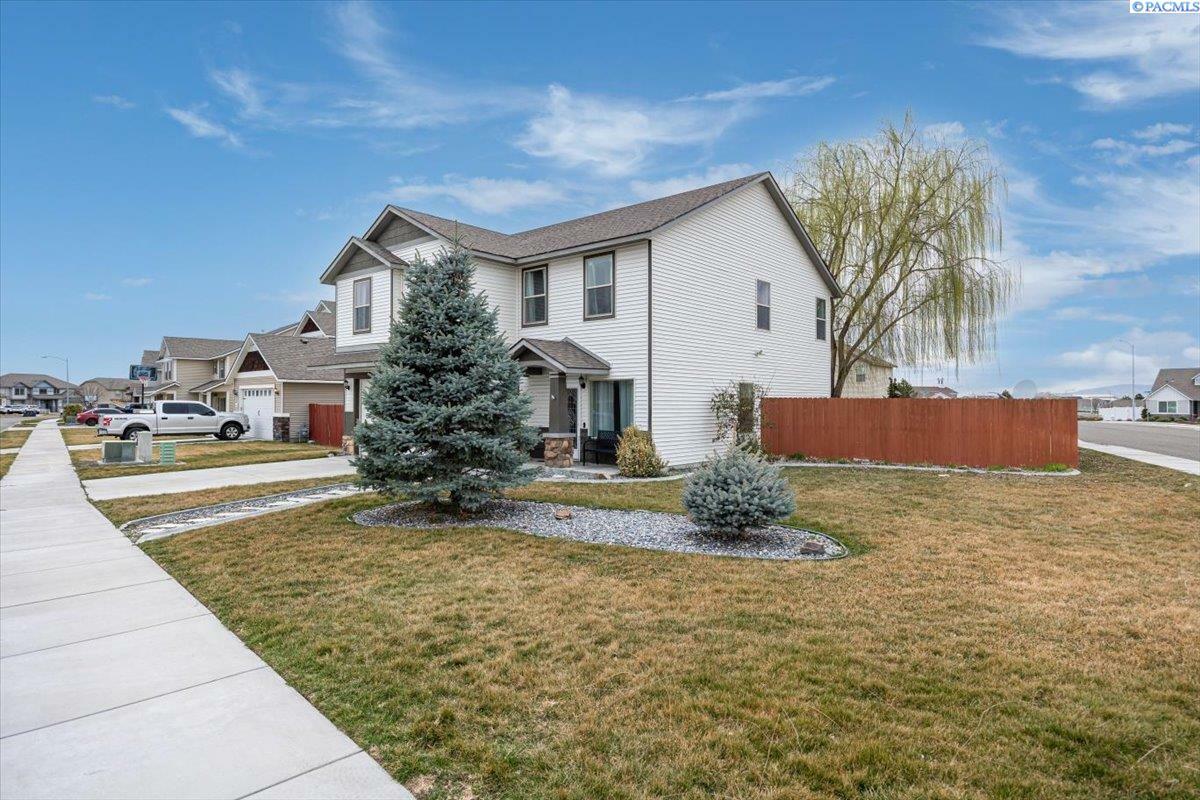 Property Photo: 4333 NW Commons Dr WA 99301